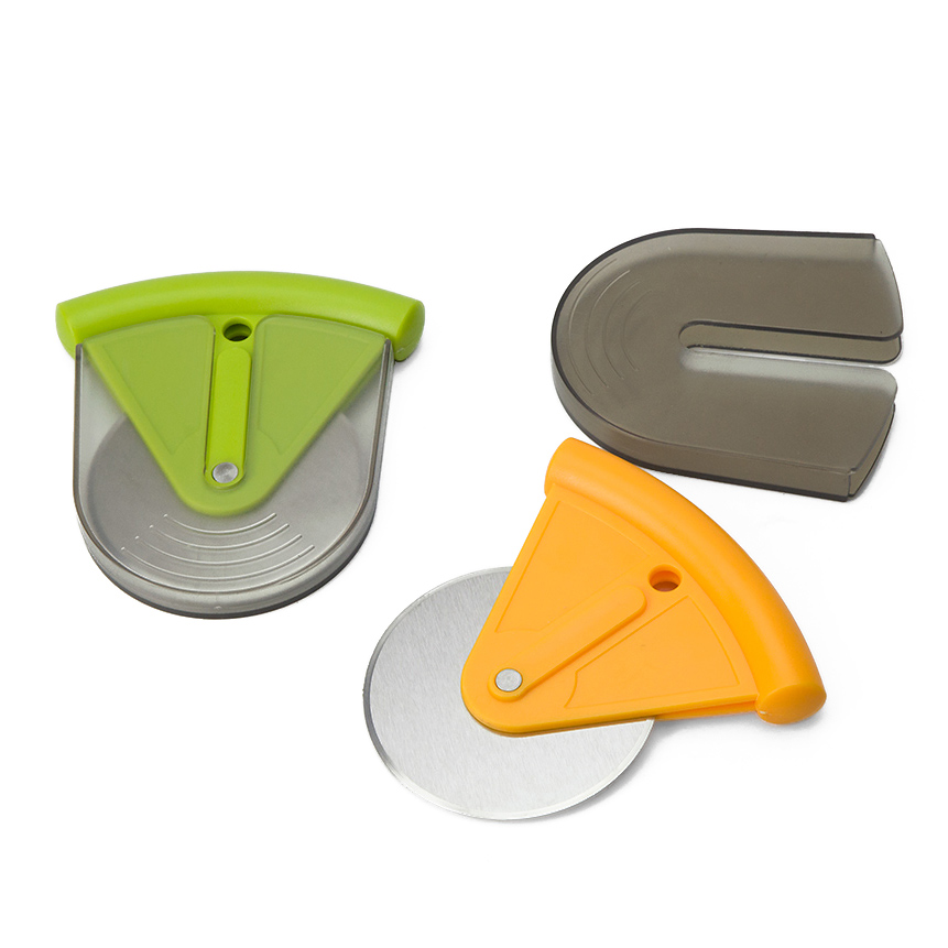 Pizza Cutter With Cover