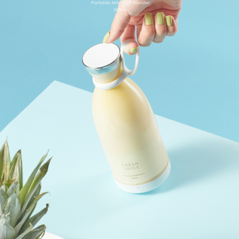 Electric portable juicer cup